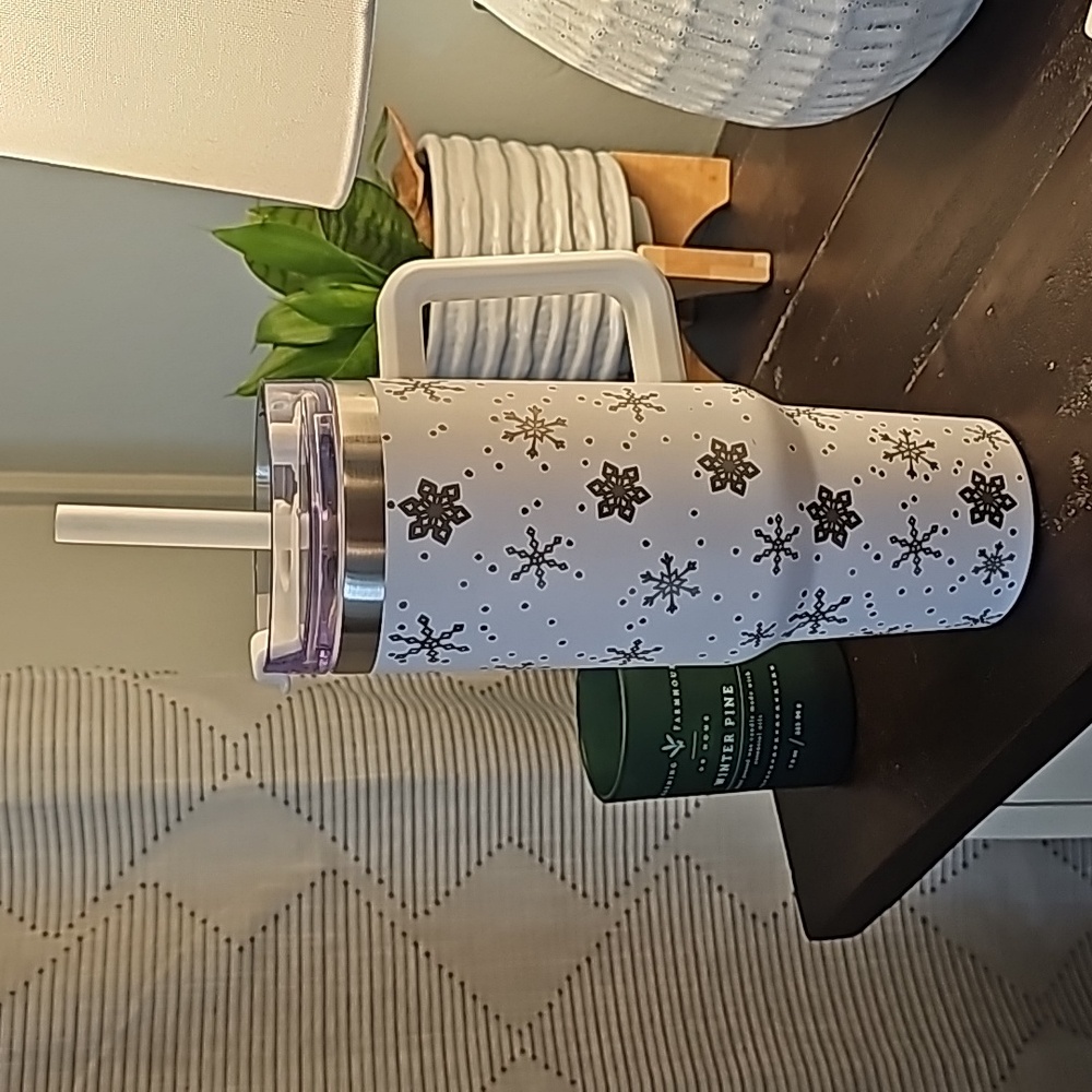 39 oz Snowflake ❄️ tumblr